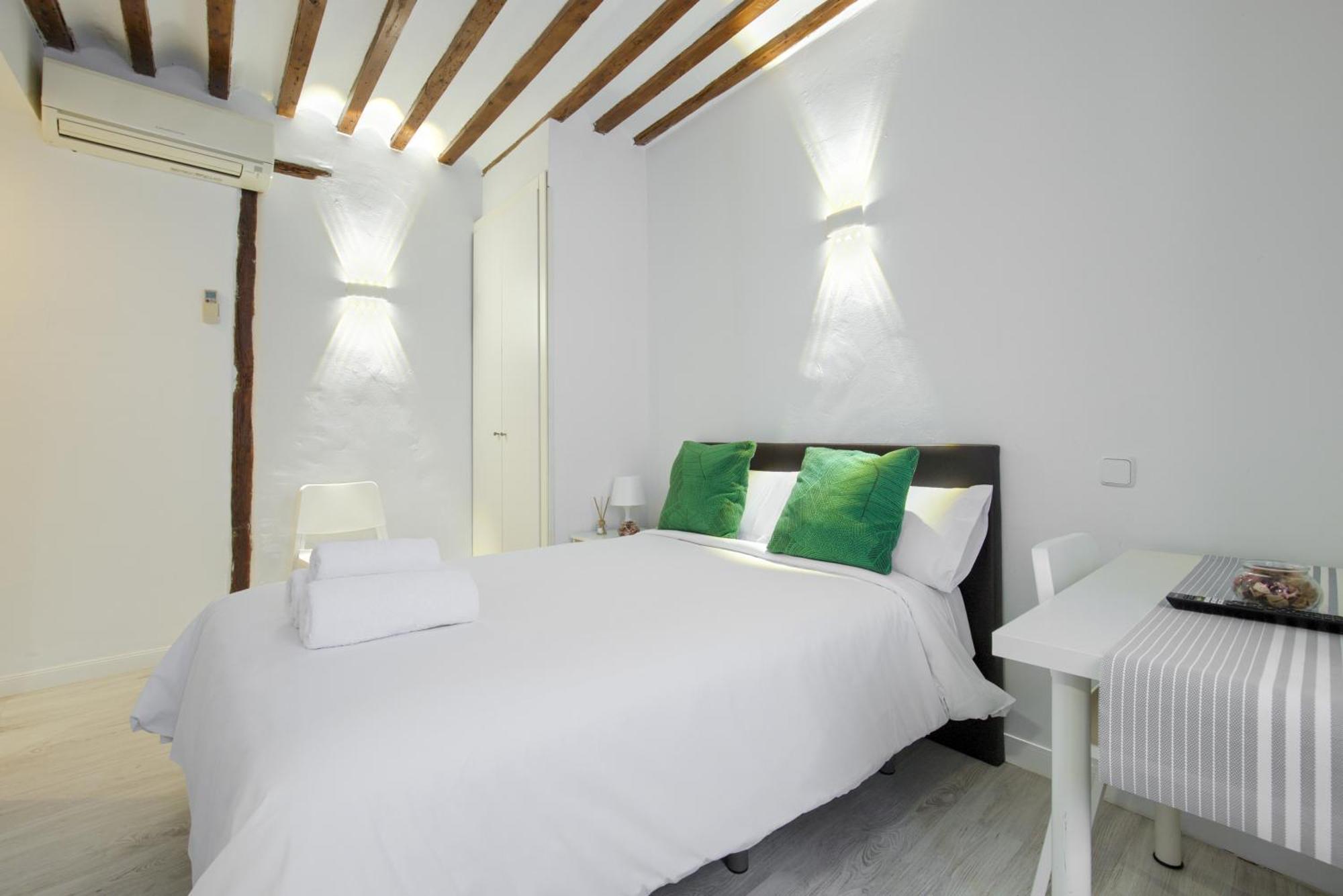 Apartamentos Ryc Алькала-де-Энарес Экстерьер фото