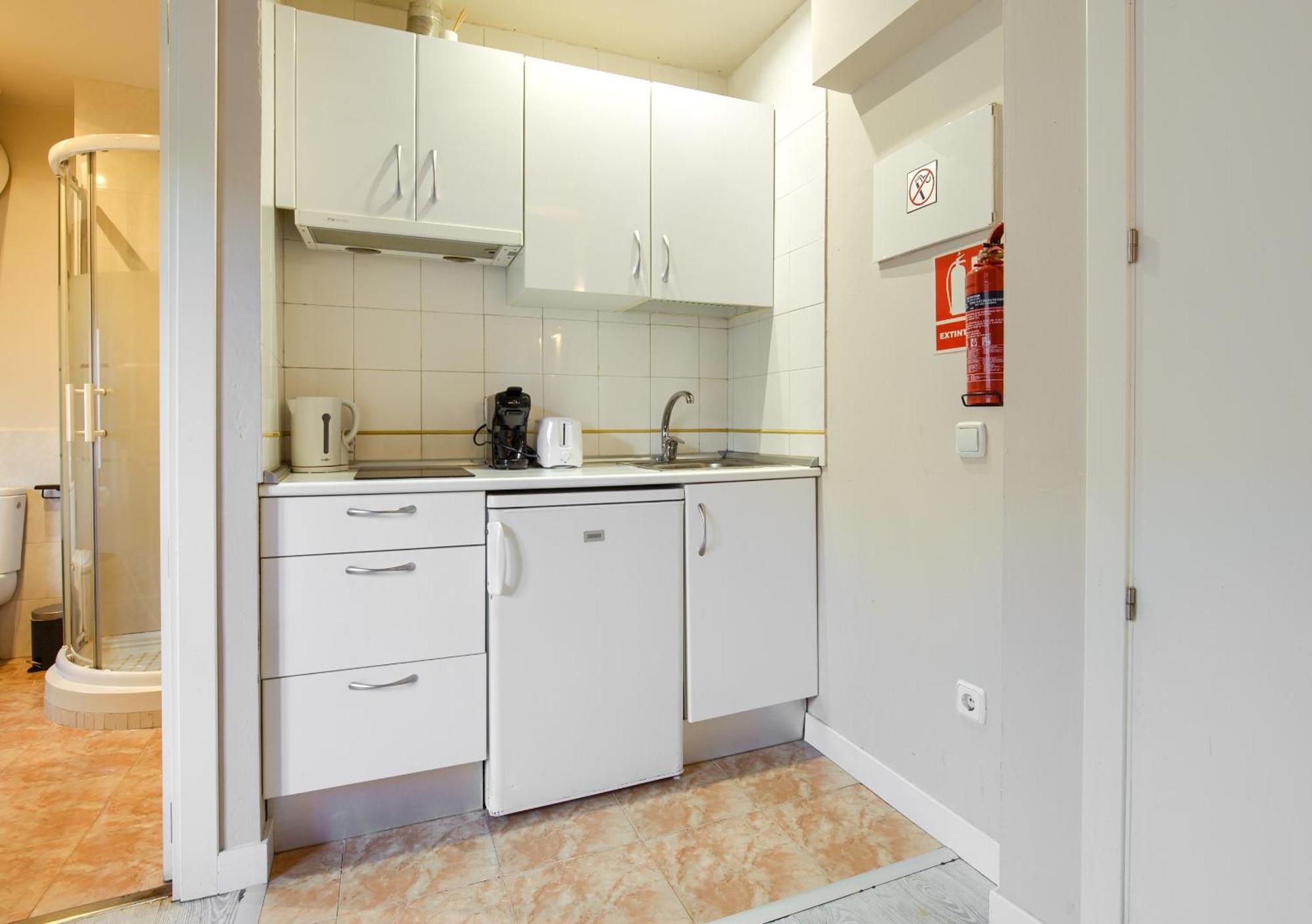 Apartamentos Ryc Алькала-де-Энарес Экстерьер фото
