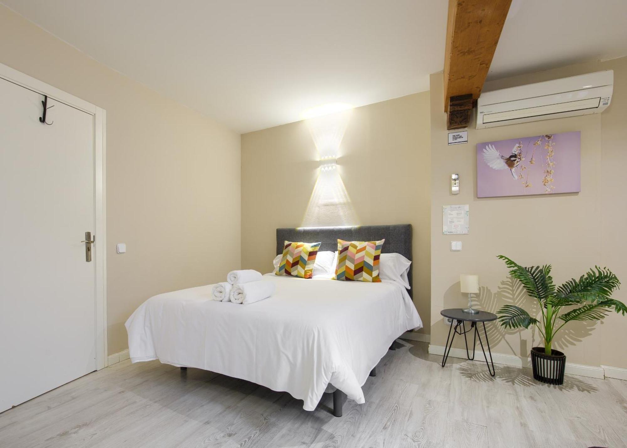 Apartamentos Ryc Алькала-де-Энарес Экстерьер фото