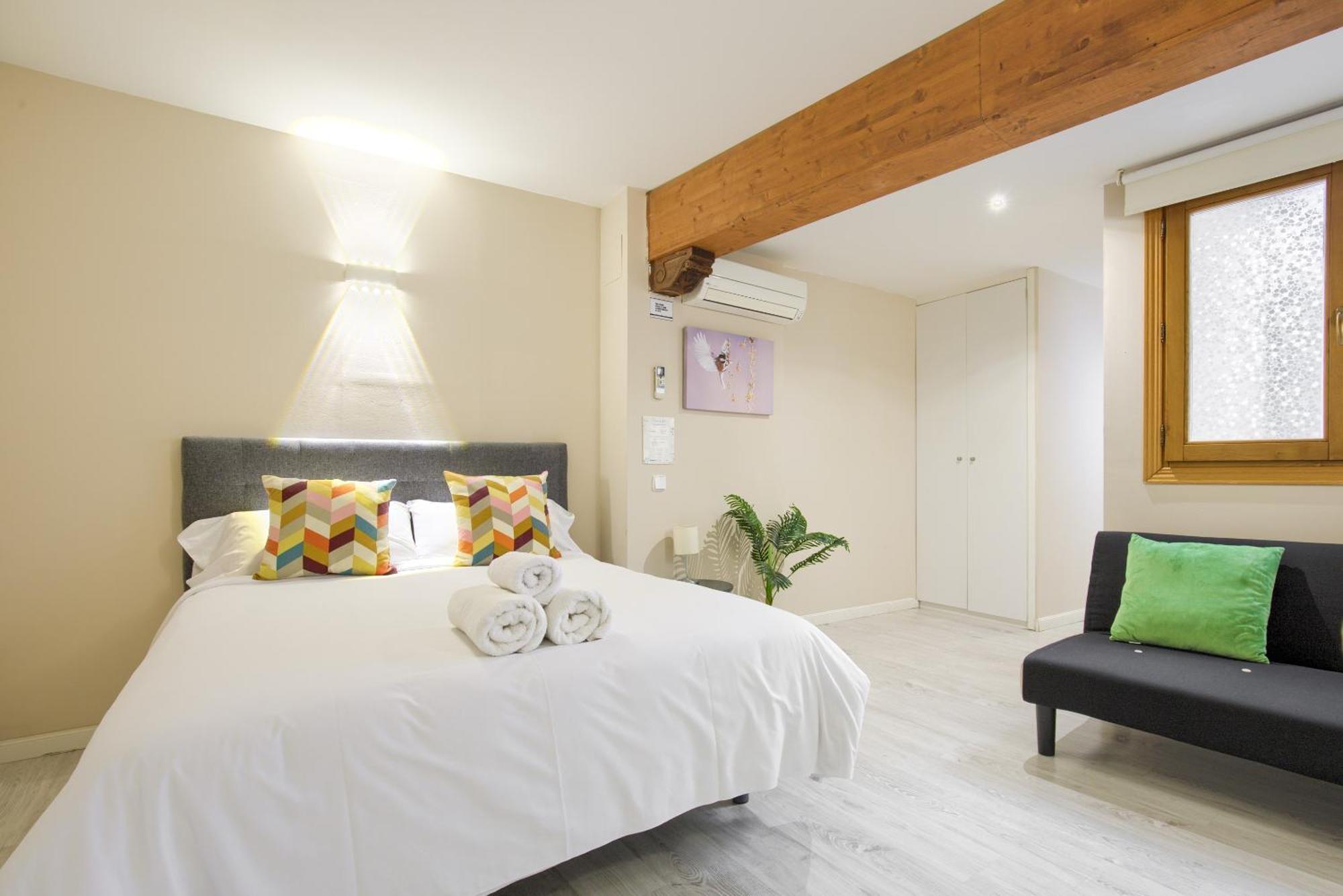 Apartamentos Ryc Алькала-де-Энарес Экстерьер фото